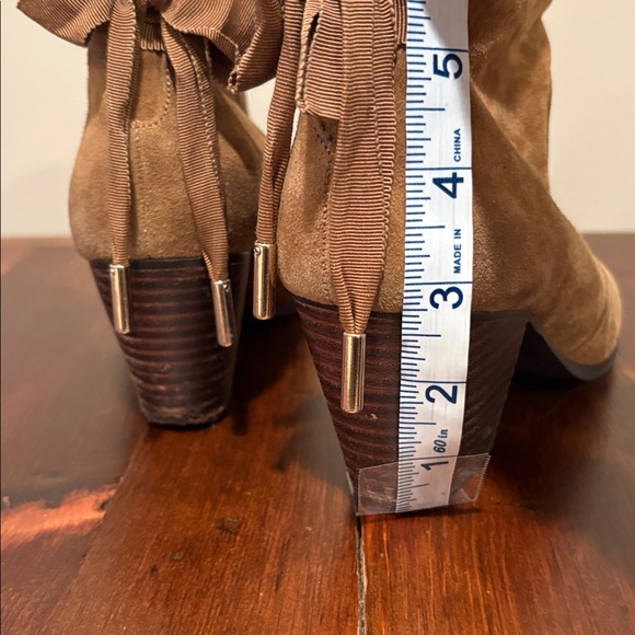 Bella Vita Elka Suede Ankle Booties Size 7.5 N - Picture 9 of 13